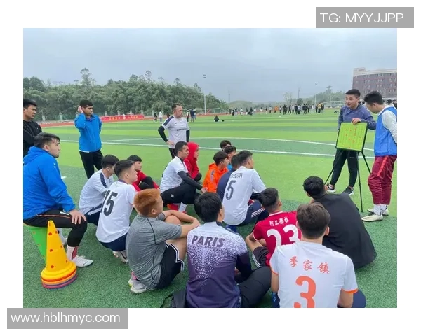 重庆足球队在足球意识排行榜中荣登第七名展现出色团队精神与战术素养